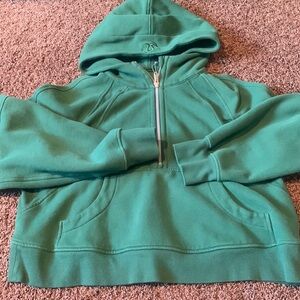 Lululemon Quarter zip sweater cropped